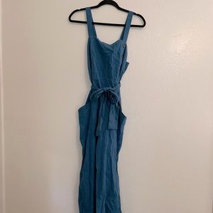 Full length M jumper, lace-up back, pockets, new